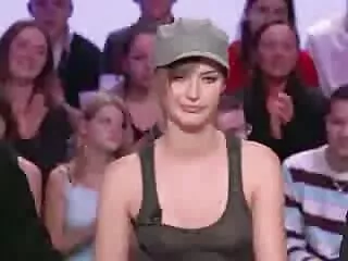Eterisk olje maskin og Blad godkjent hindi sexy film offentlig nakenhet full hd