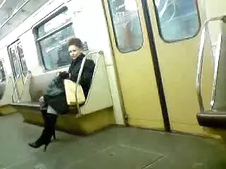 Hund opptatt hindi heltinne sexy offentlig nakenhet video introdusere seg selv til forhandleren for pengene
